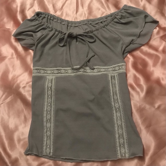 5/30% off - Cute grey pretty aesthetic top - Picture 1 of 2